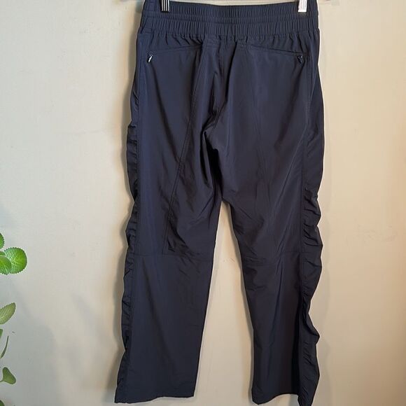 Athleta La Viva Joggers Featherweight Yoga Pants 6 - Picture 6 of 8